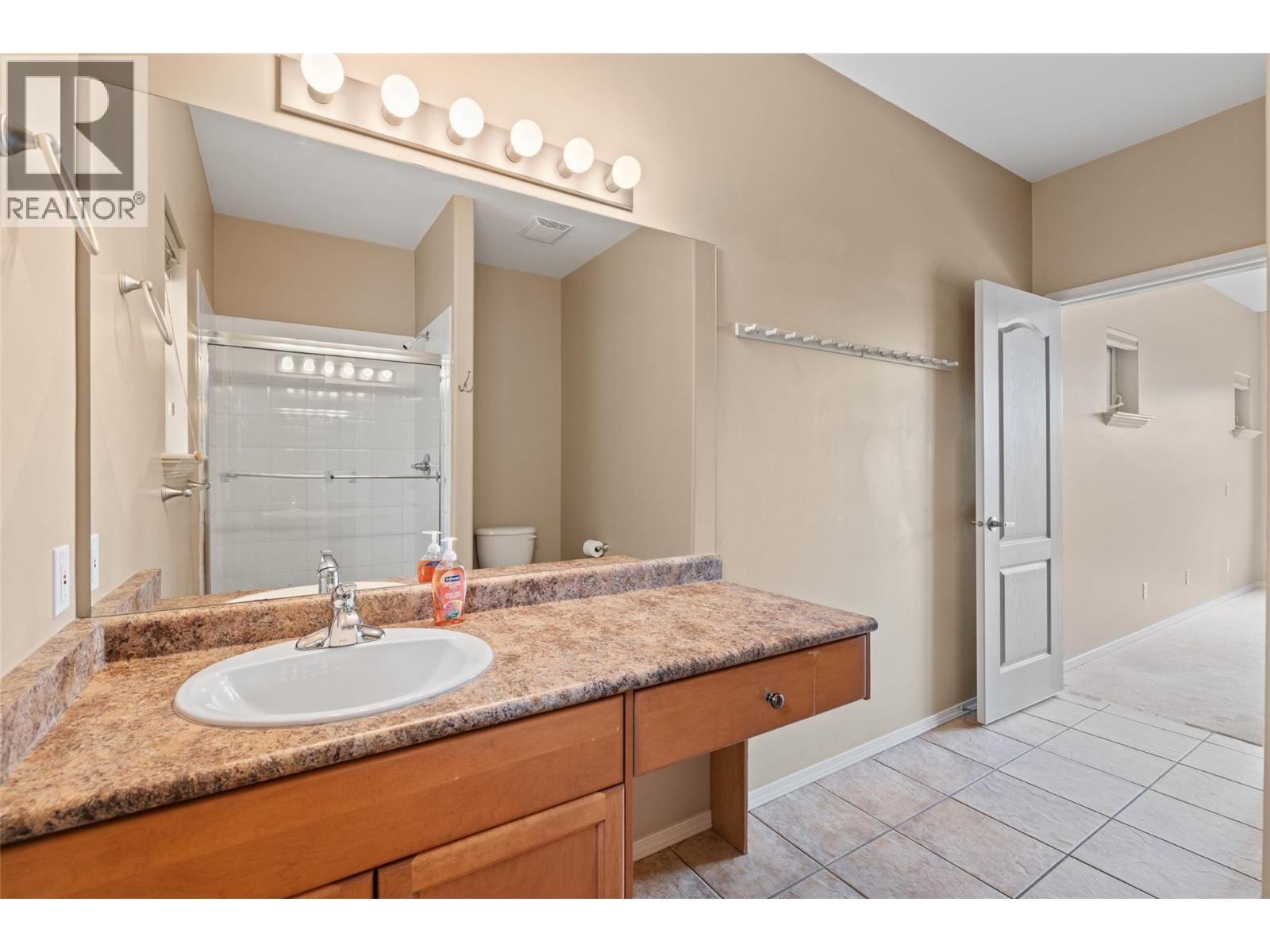 2060 Spyglass Way, West Kelowna