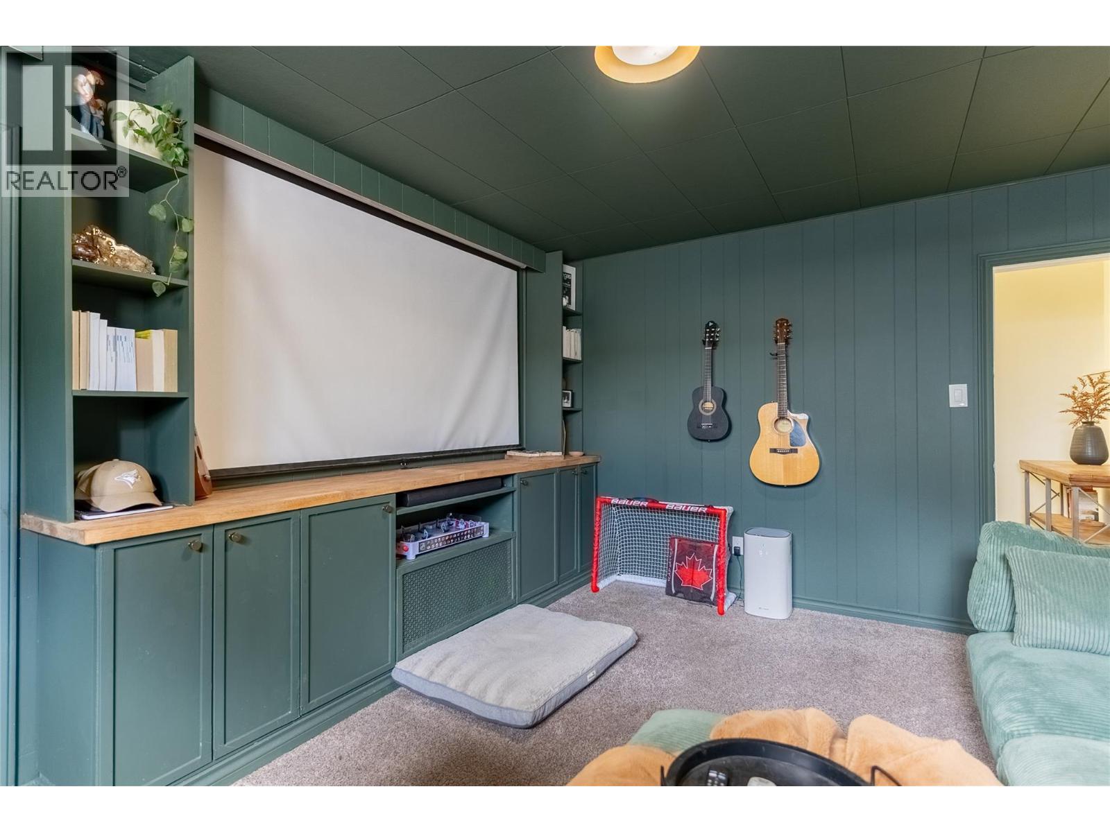 4249 OLD YELLOWHEAD Highway, Kamloops