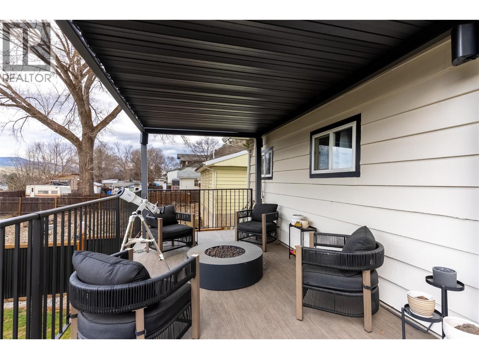 4249 OLD YELLOWHEAD Highway, Kamloops