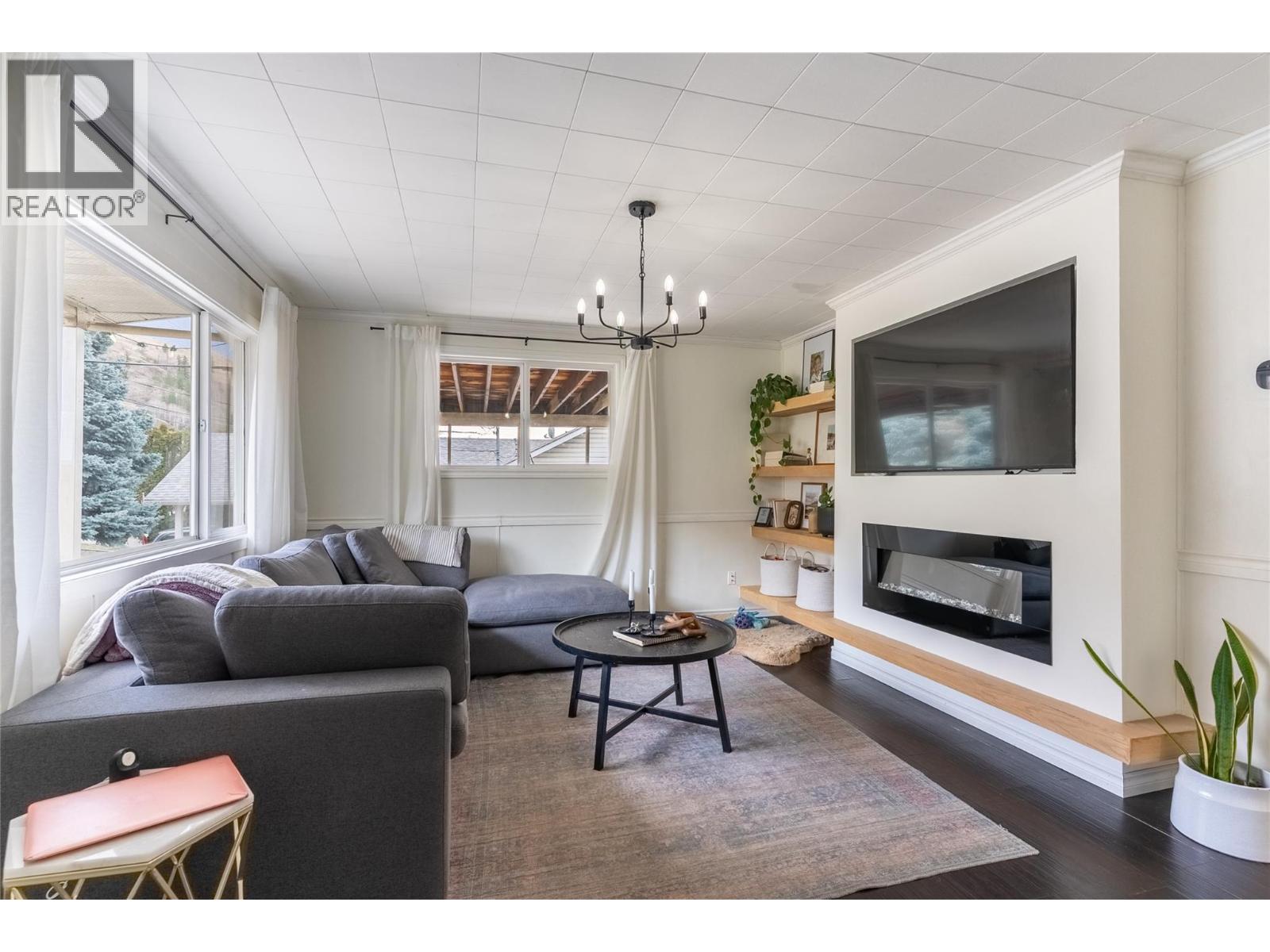 4249 OLD YELLOWHEAD Highway, Kamloops