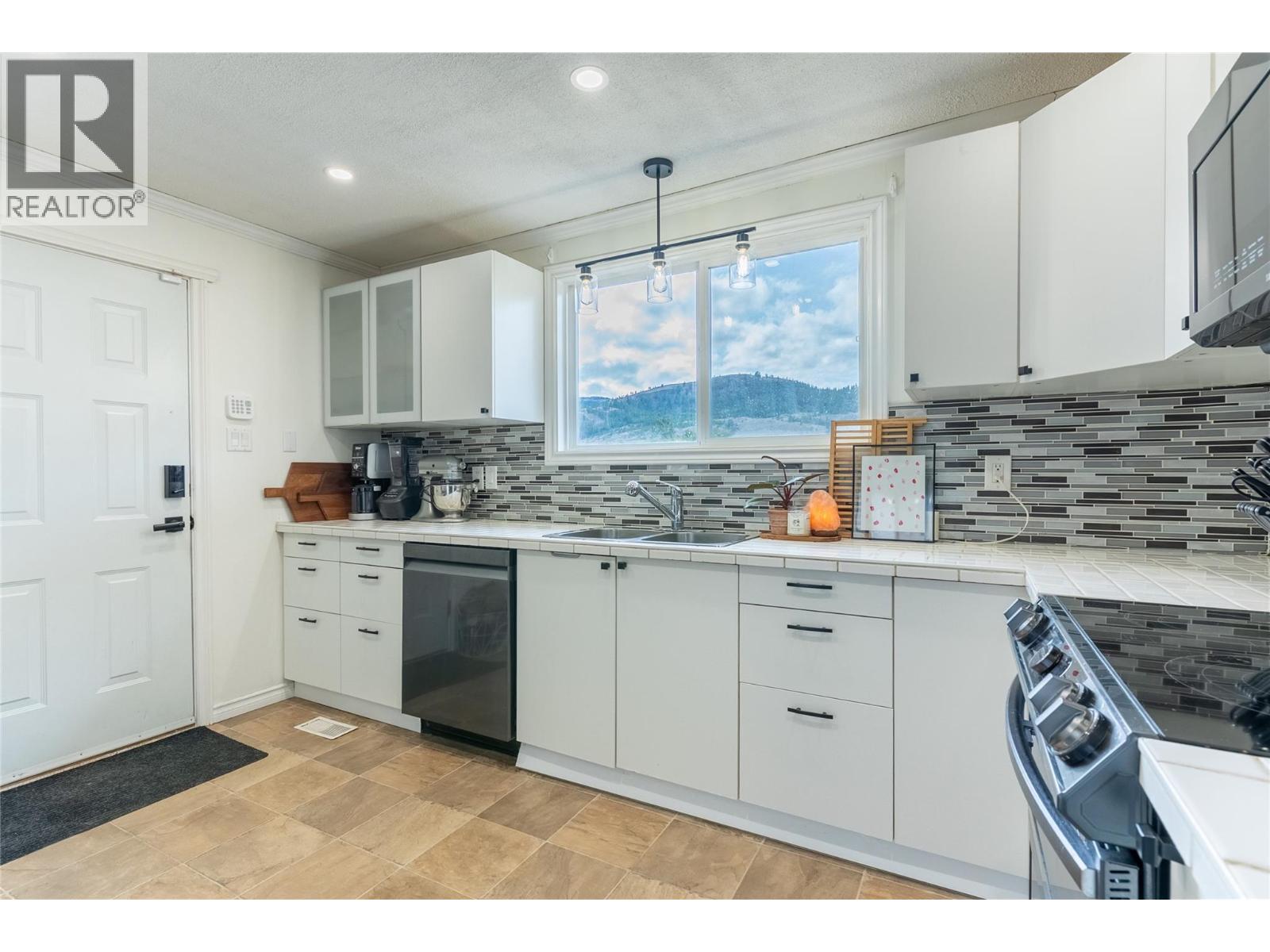 4249 OLD YELLOWHEAD Highway, Kamloops