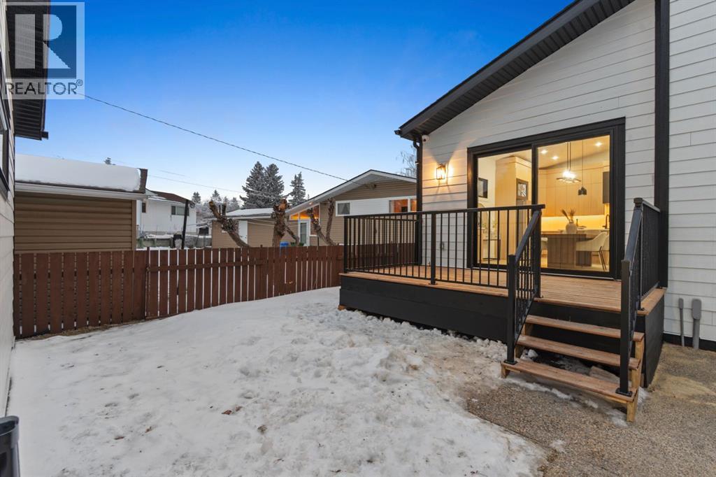 Single Family House Bungalow for Sale in  Glacier Drive SW Glamorgan Calgary 
