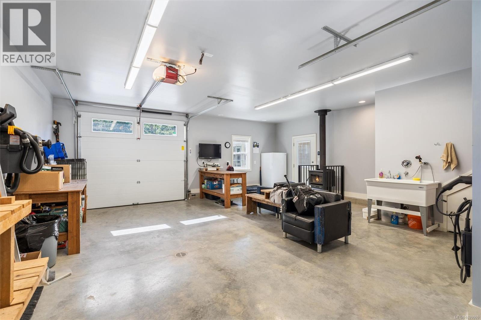 10011 YOUBOU RD - 61