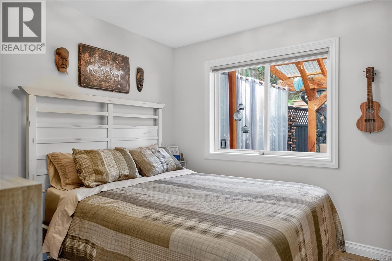 6162 SAYWARD RD - 28