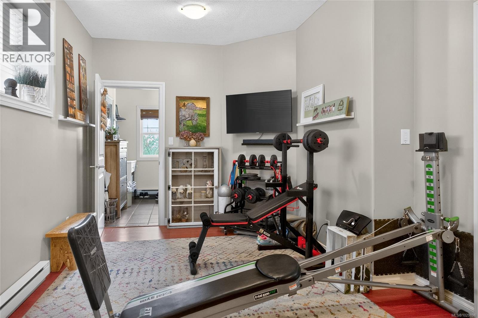 6162 SAYWARD RD - 32