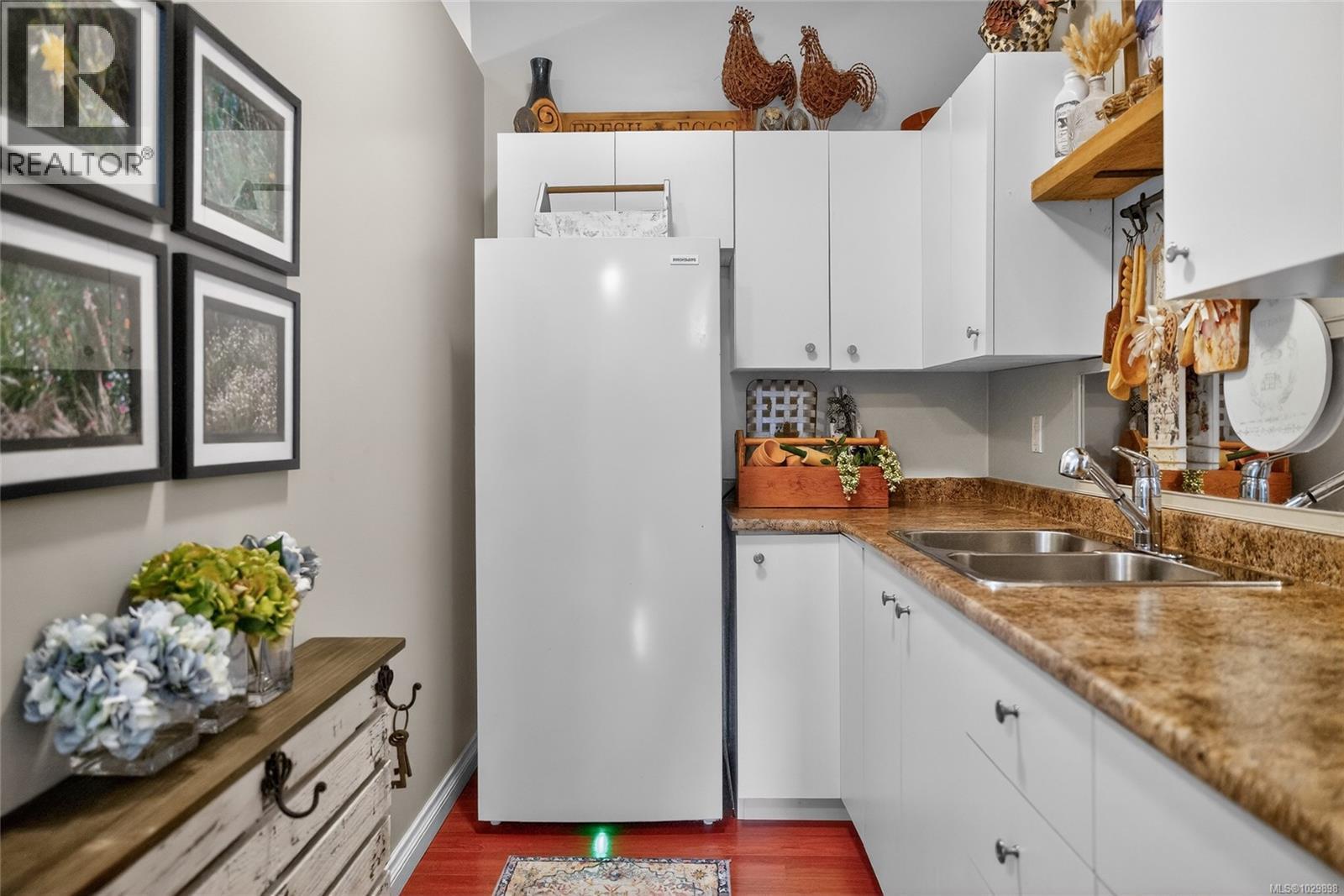 6162 SAYWARD RD - 35