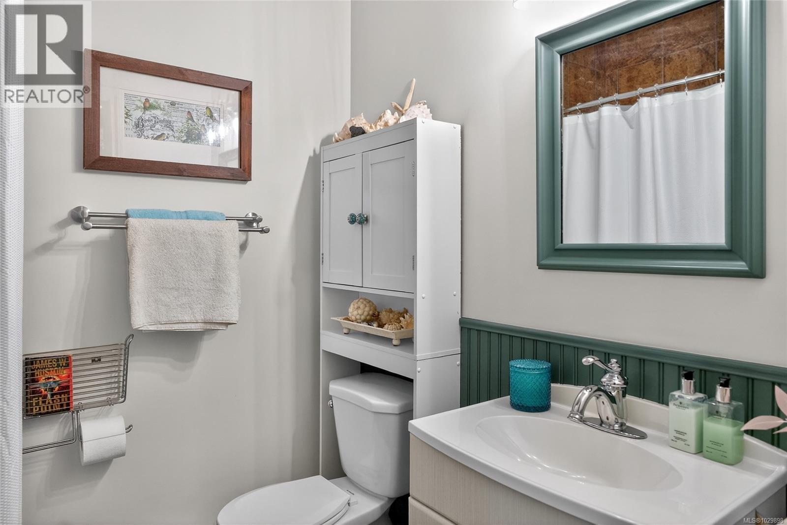 6162 SAYWARD RD - 39