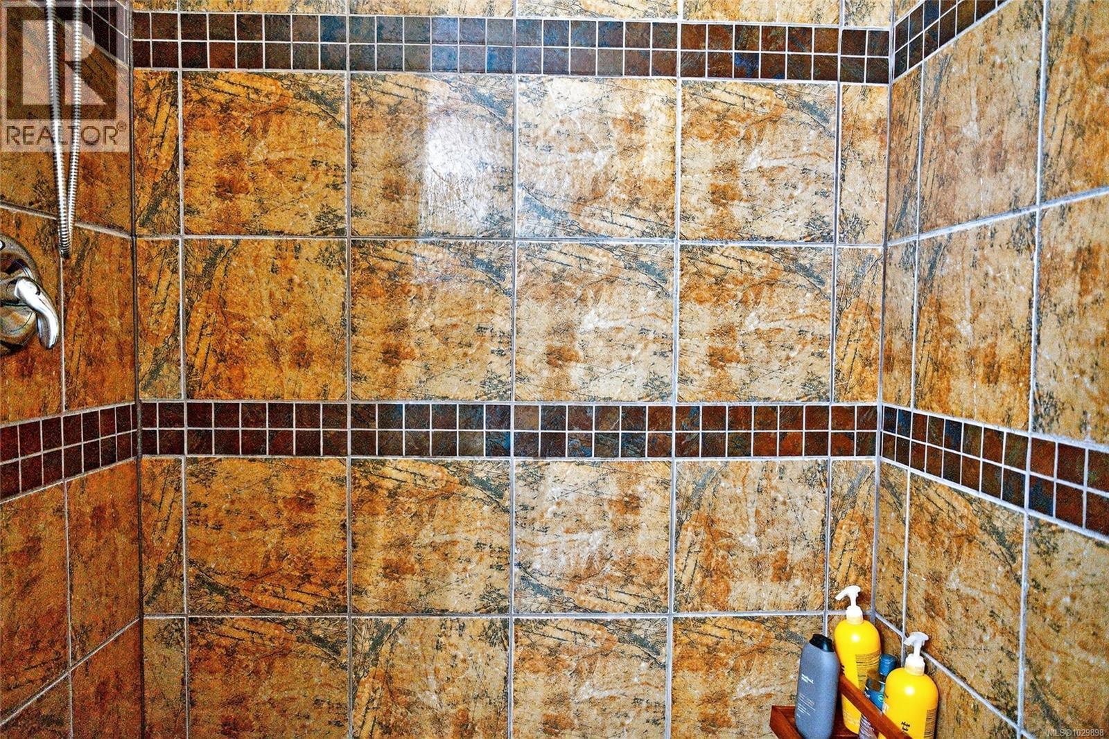 6162 SAYWARD RD - 40