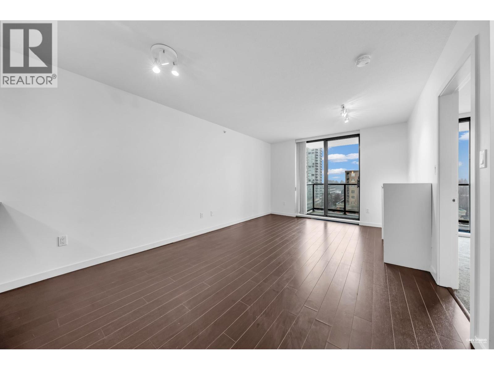 1008 2979 GLEN DRIVE