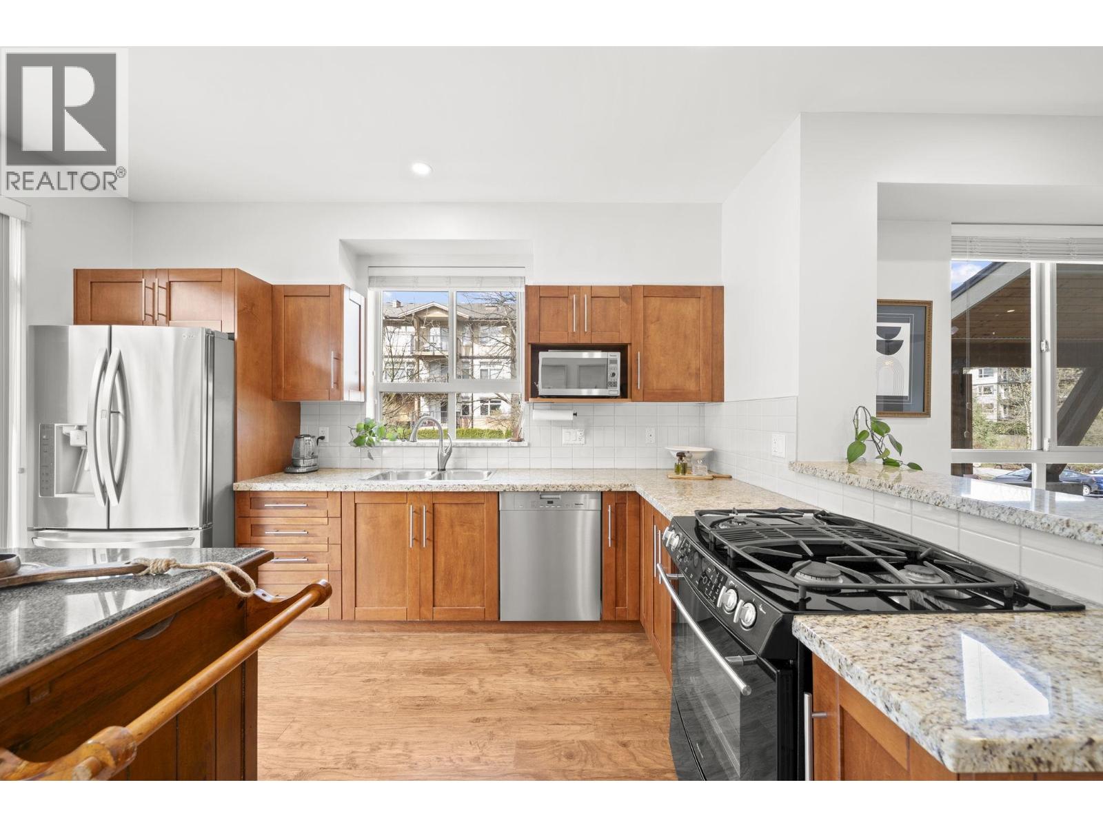 1 301 KLAHANIE DRIVE, Port Moody