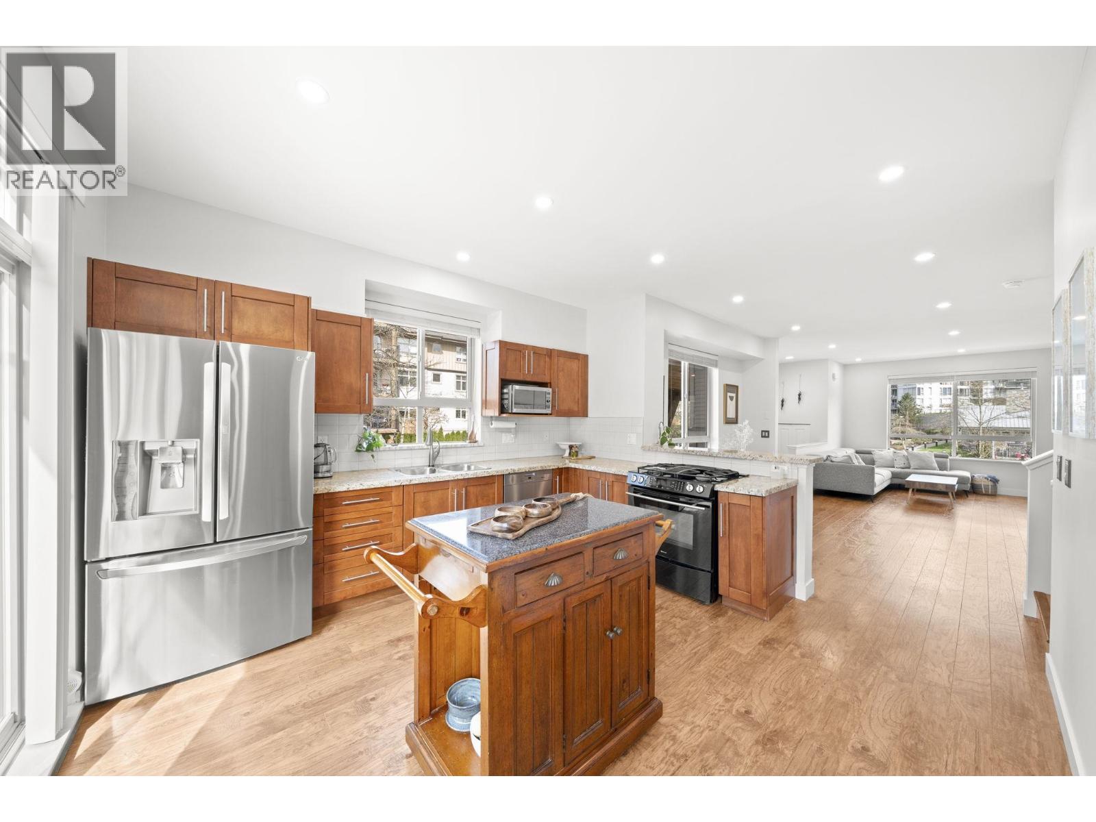 1 301 KLAHANIE DRIVE, Port Moody