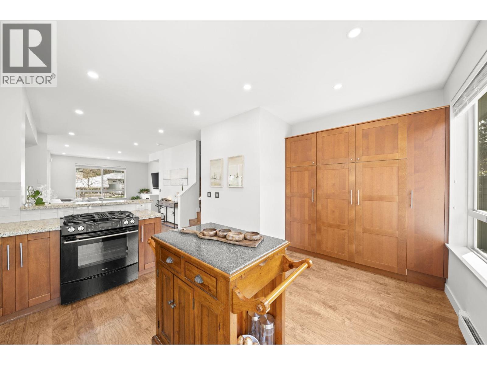 1 301 KLAHANIE DRIVE, Port Moody