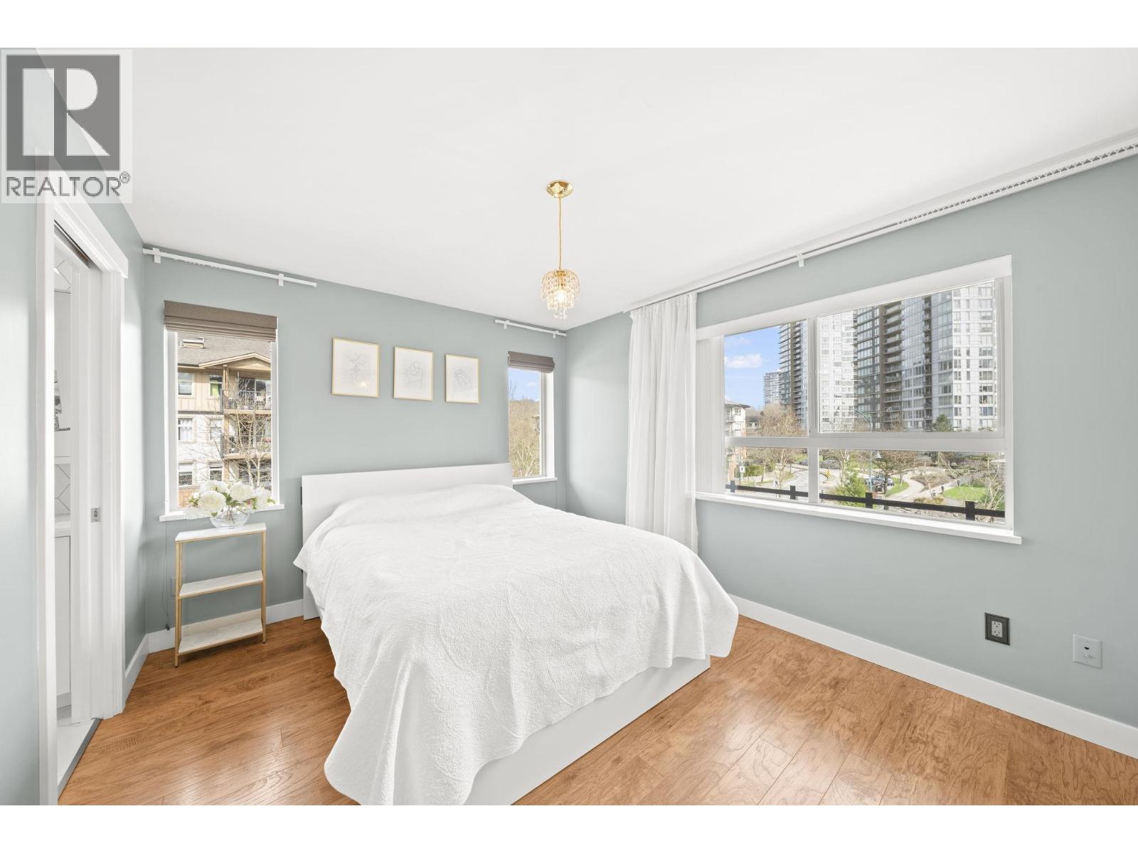 1 301 KLAHANIE DRIVE, Port Moody