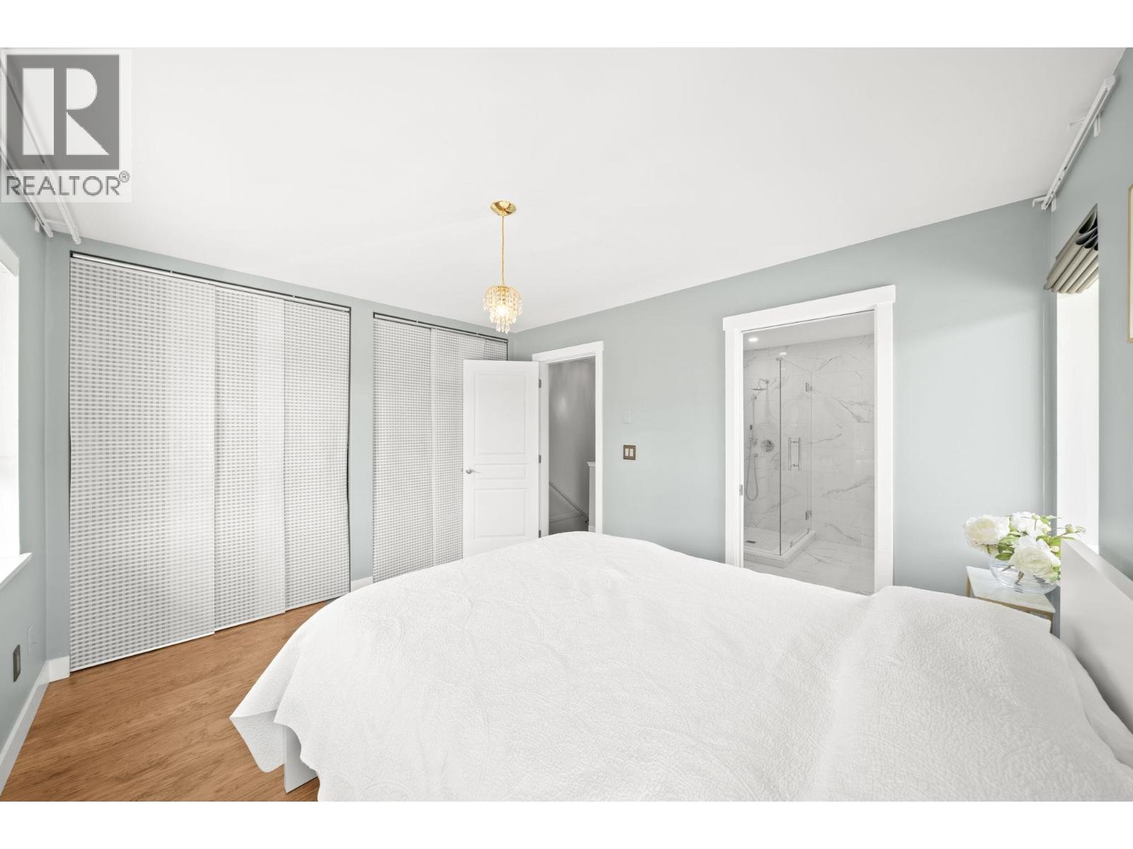 1 301 KLAHANIE DRIVE, Port Moody