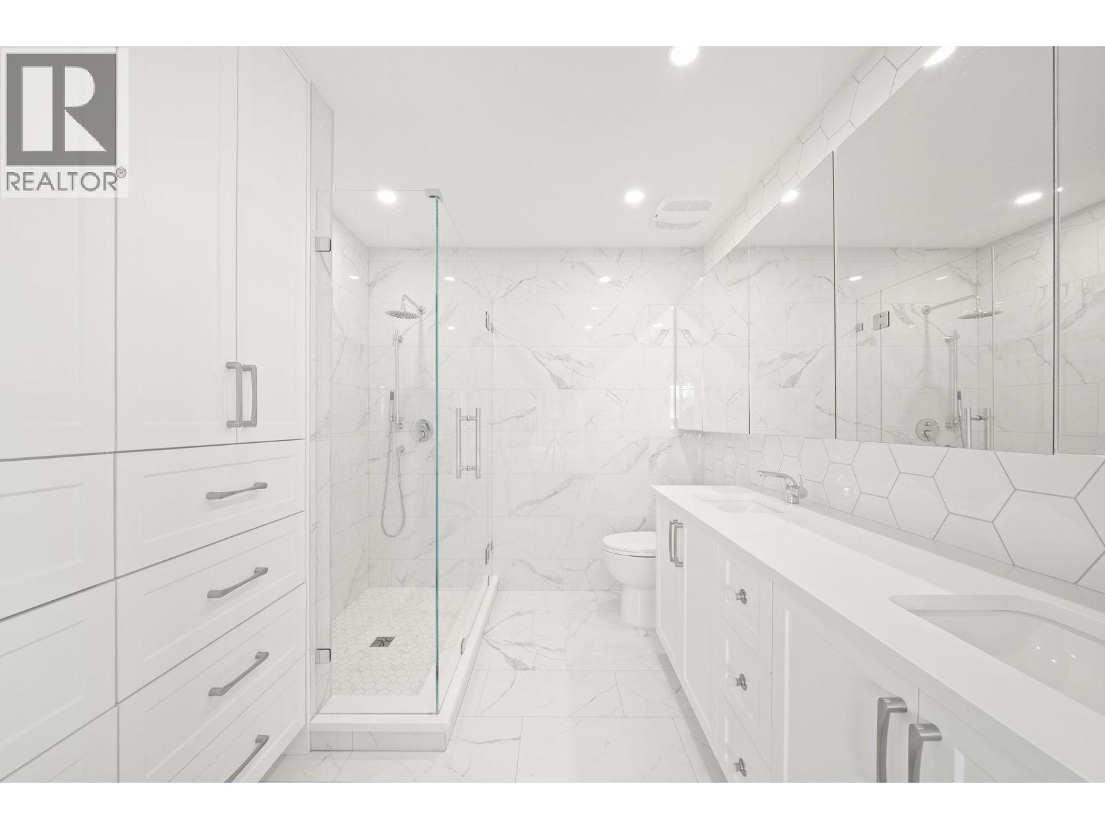 1 301 KLAHANIE DRIVE, Port Moody