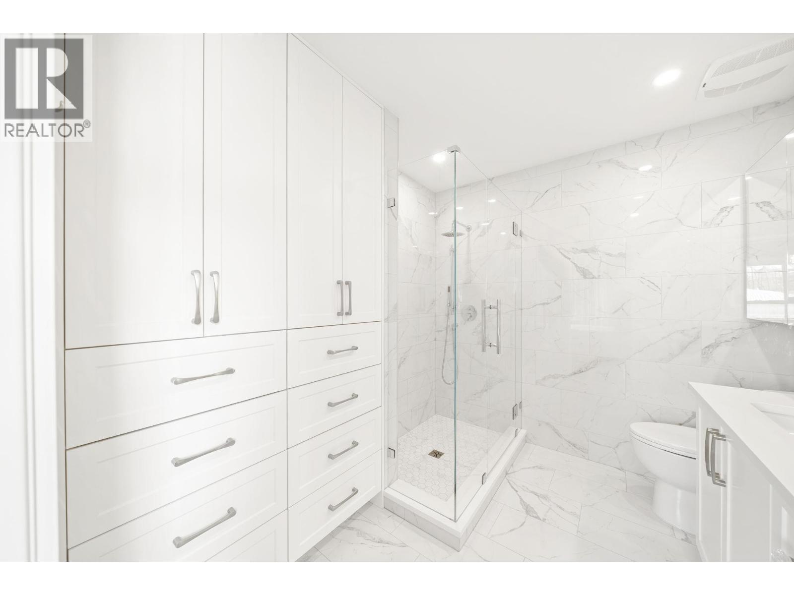 1 301 KLAHANIE DRIVE, Port Moody