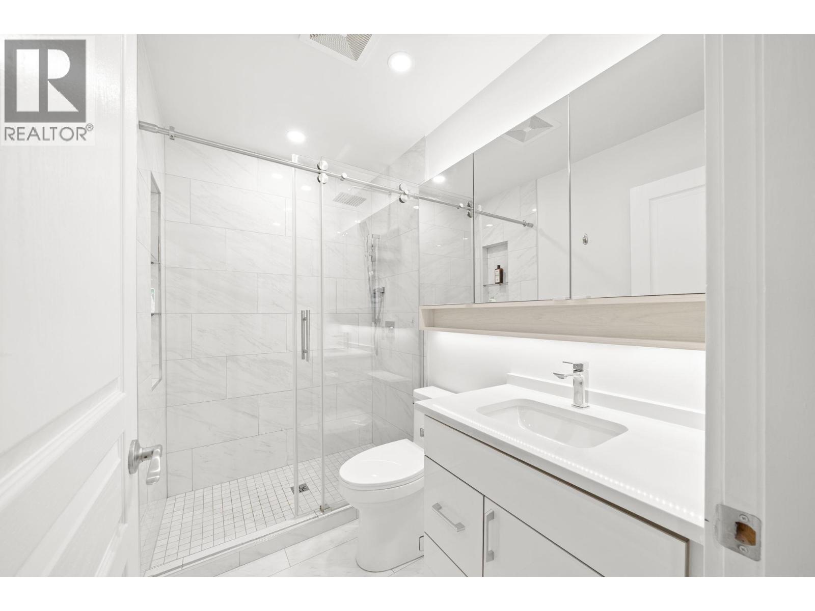 1 301 KLAHANIE DRIVE, Port Moody