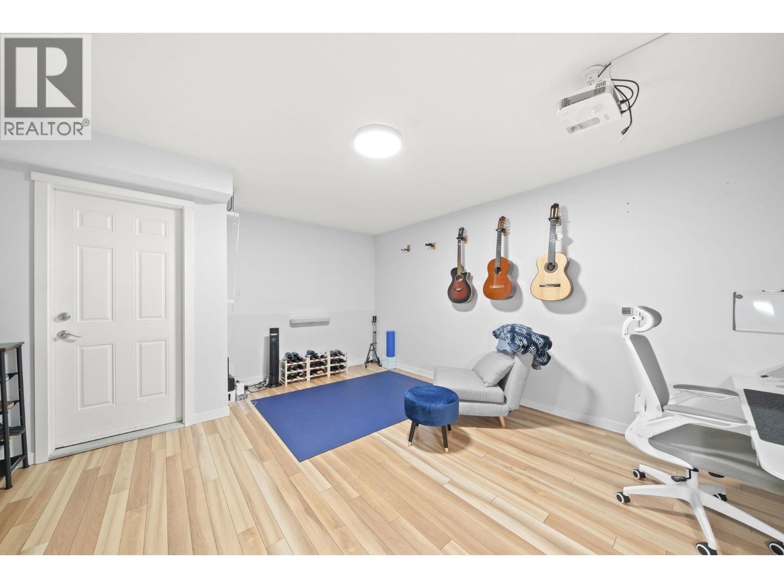 1 301 KLAHANIE DRIVE, Port Moody