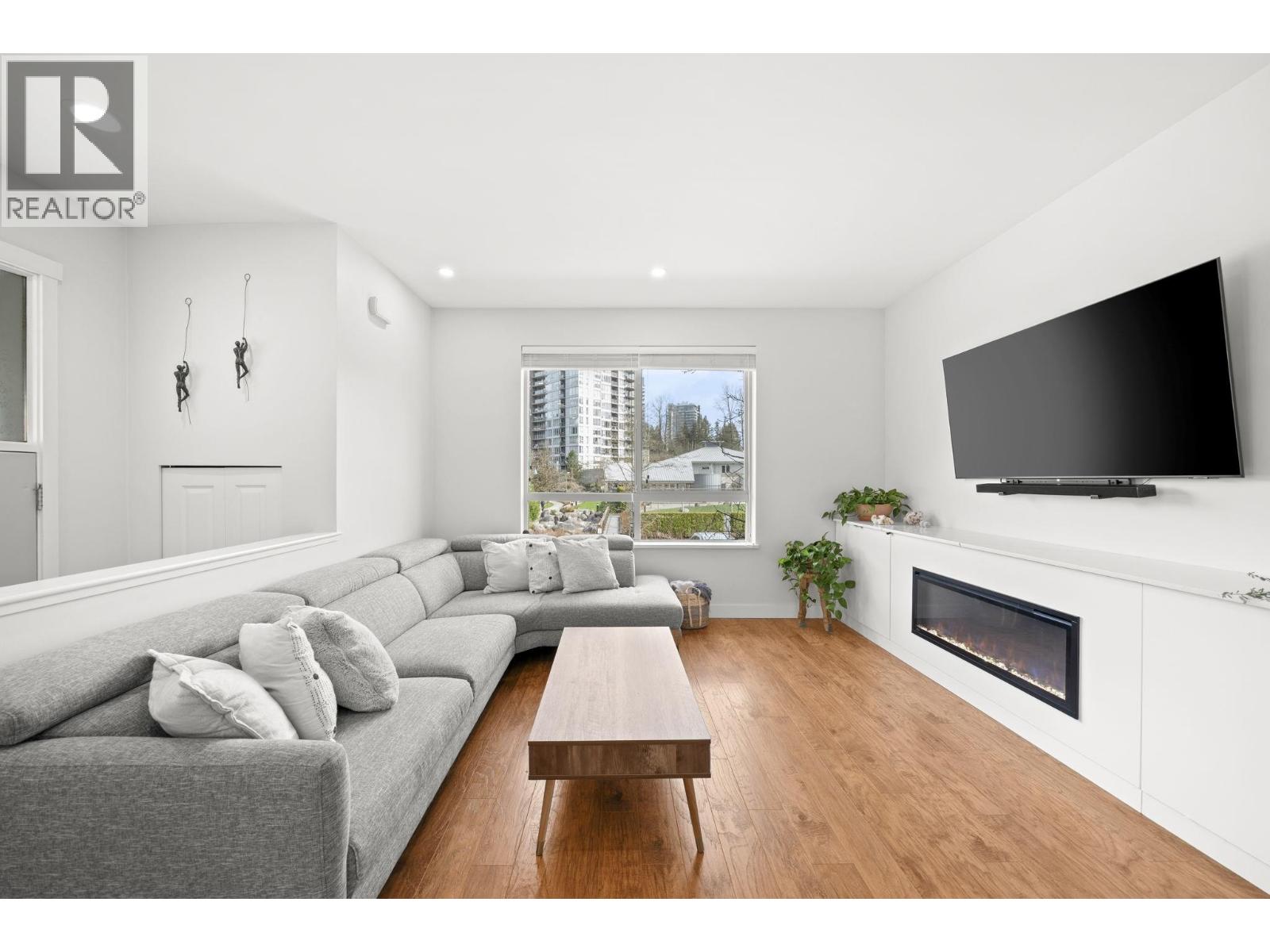 1 301 KLAHANIE DRIVE, Port Moody