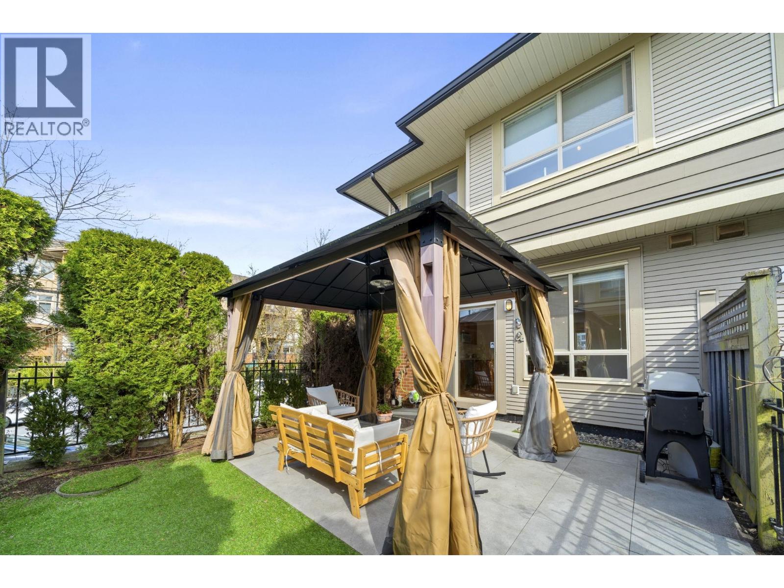 1 301 KLAHANIE DRIVE, Port Moody