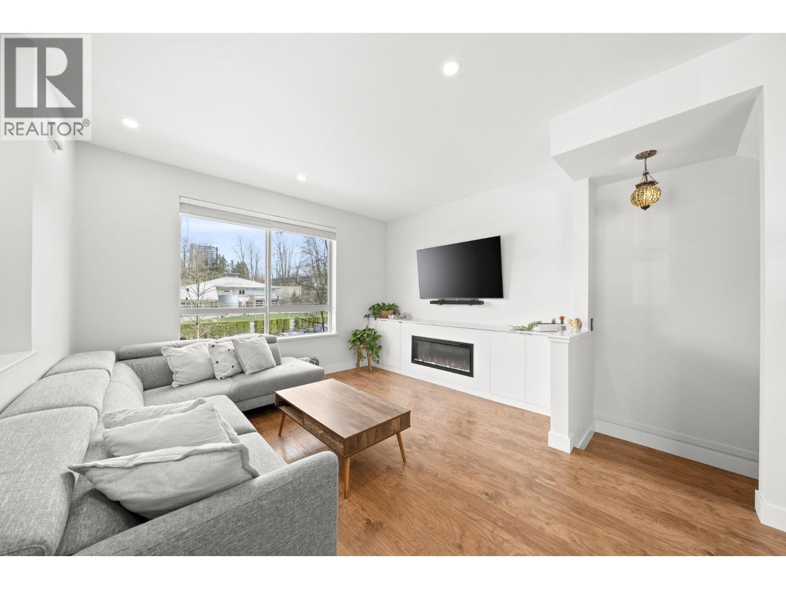 1 301 KLAHANIE DRIVE, Port Moody