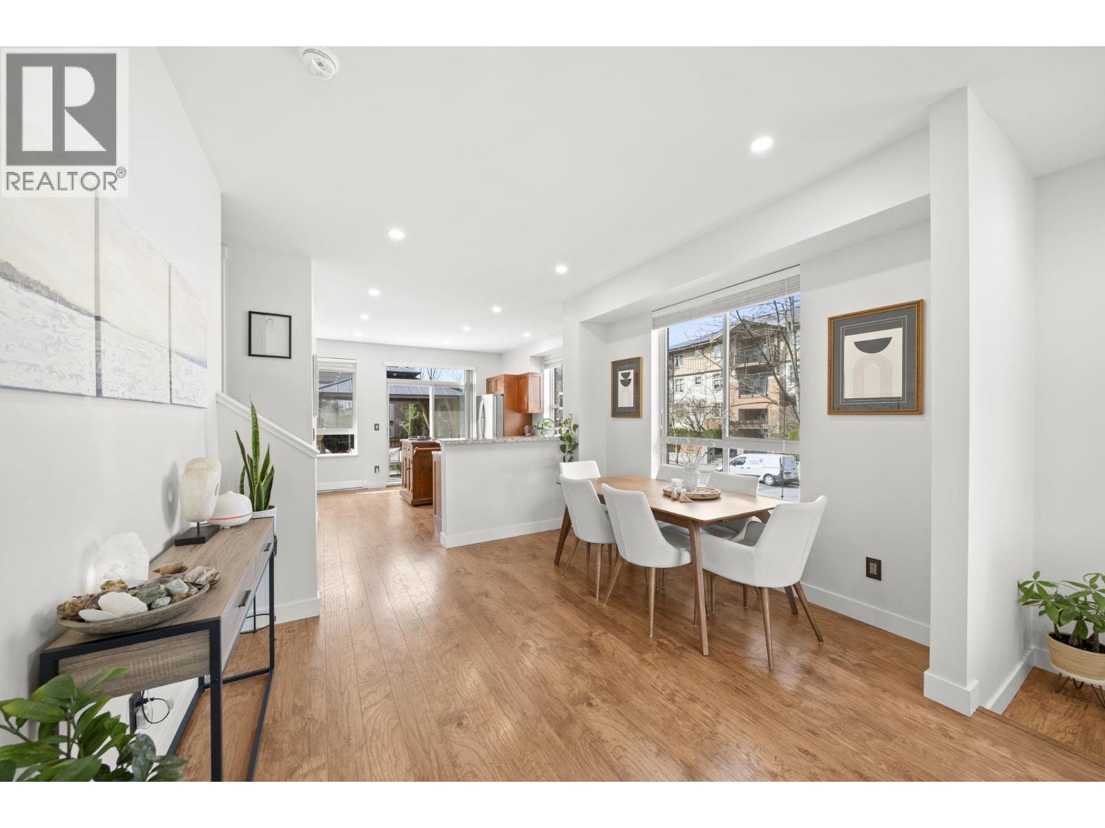 1 301 KLAHANIE DRIVE, Port Moody