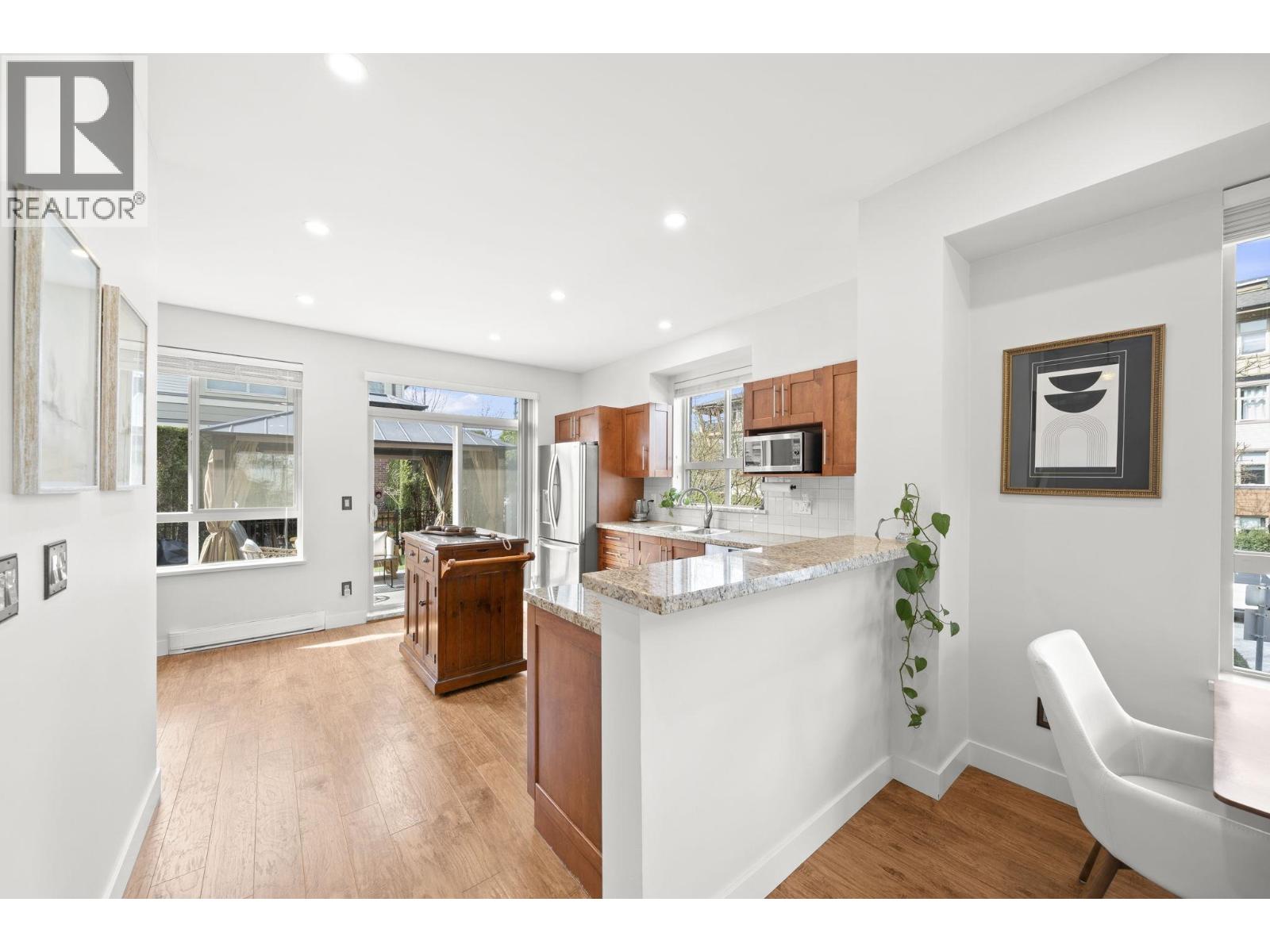 1 301 KLAHANIE DRIVE, Port Moody