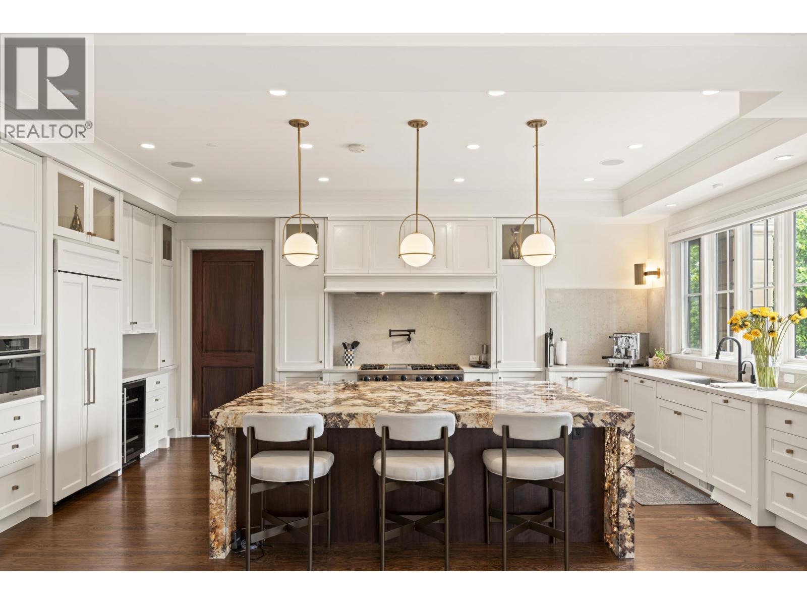 1075 GROVELAND ROAD, West Vancouver