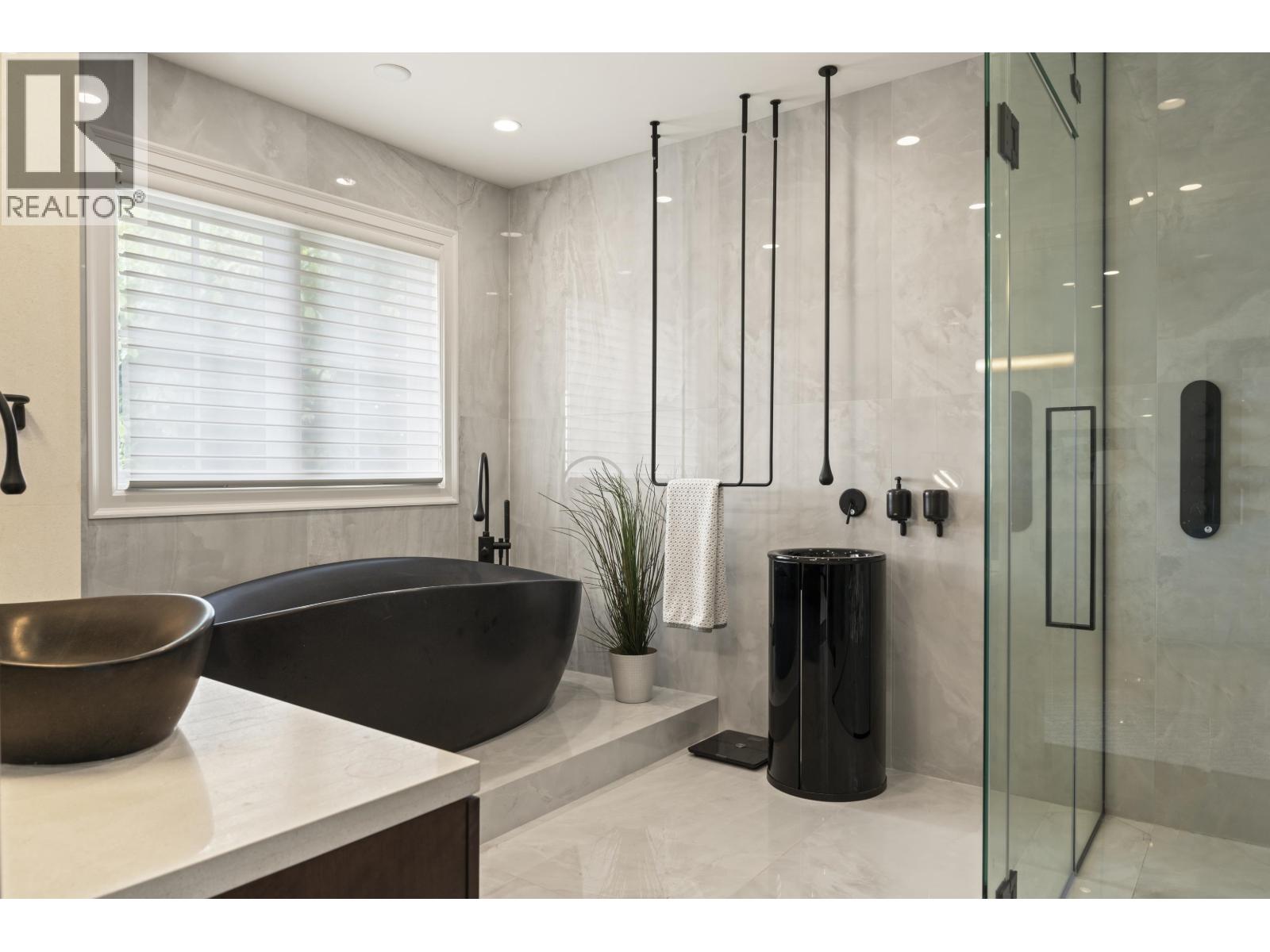 1075 GROVELAND ROAD, West Vancouver