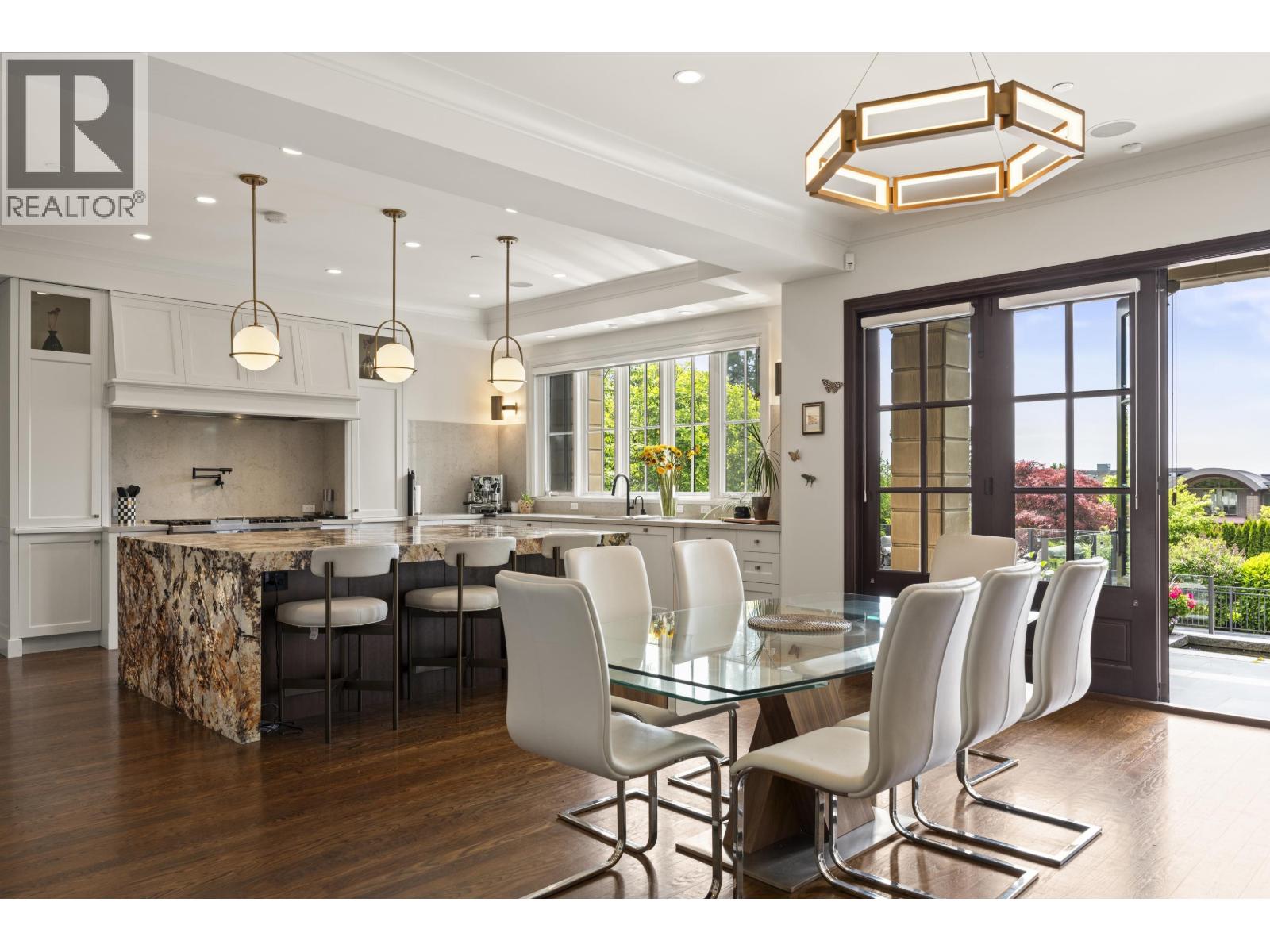 1075 GROVELAND ROAD, West Vancouver