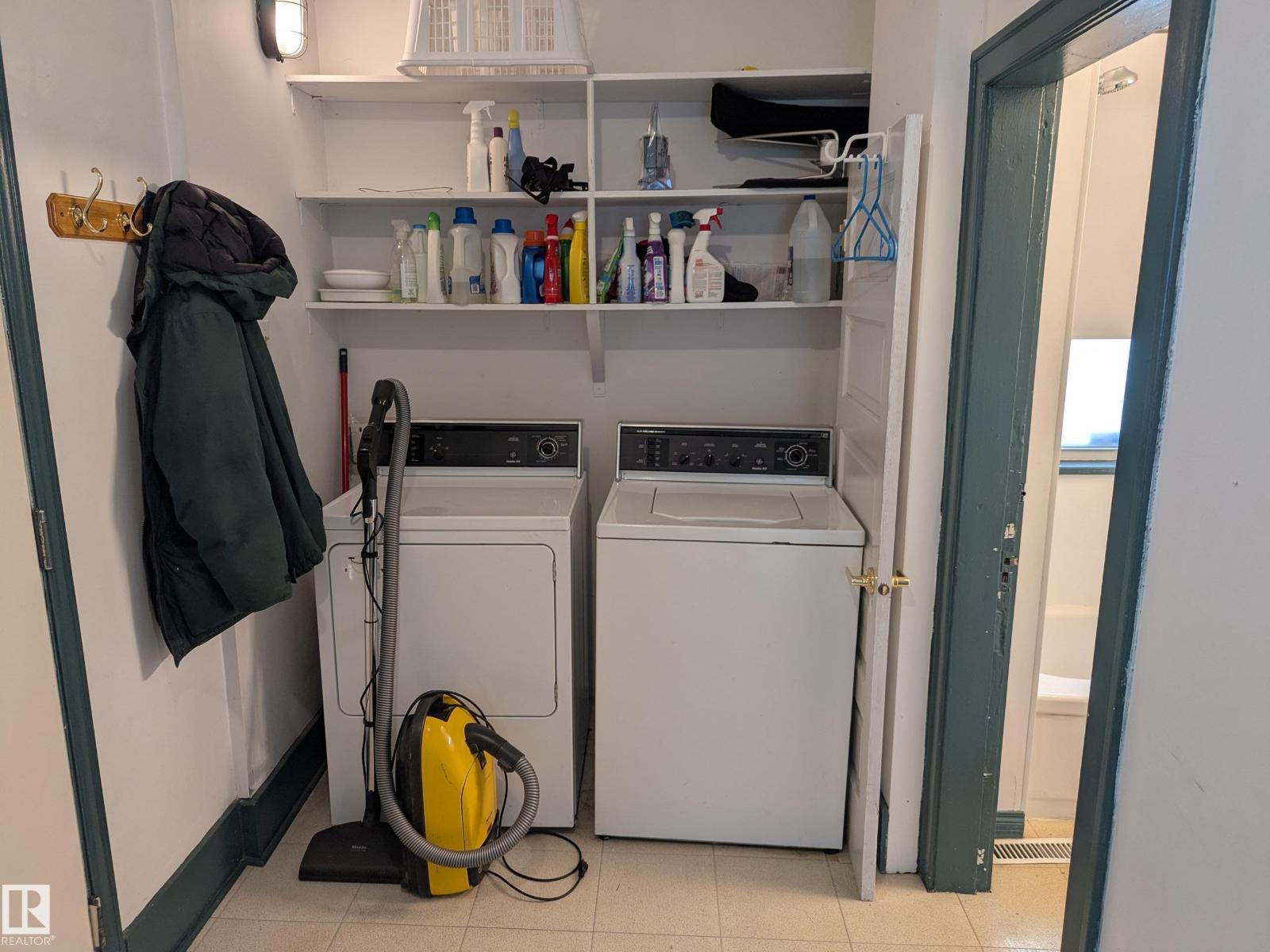 8416 104 ST NW - 17