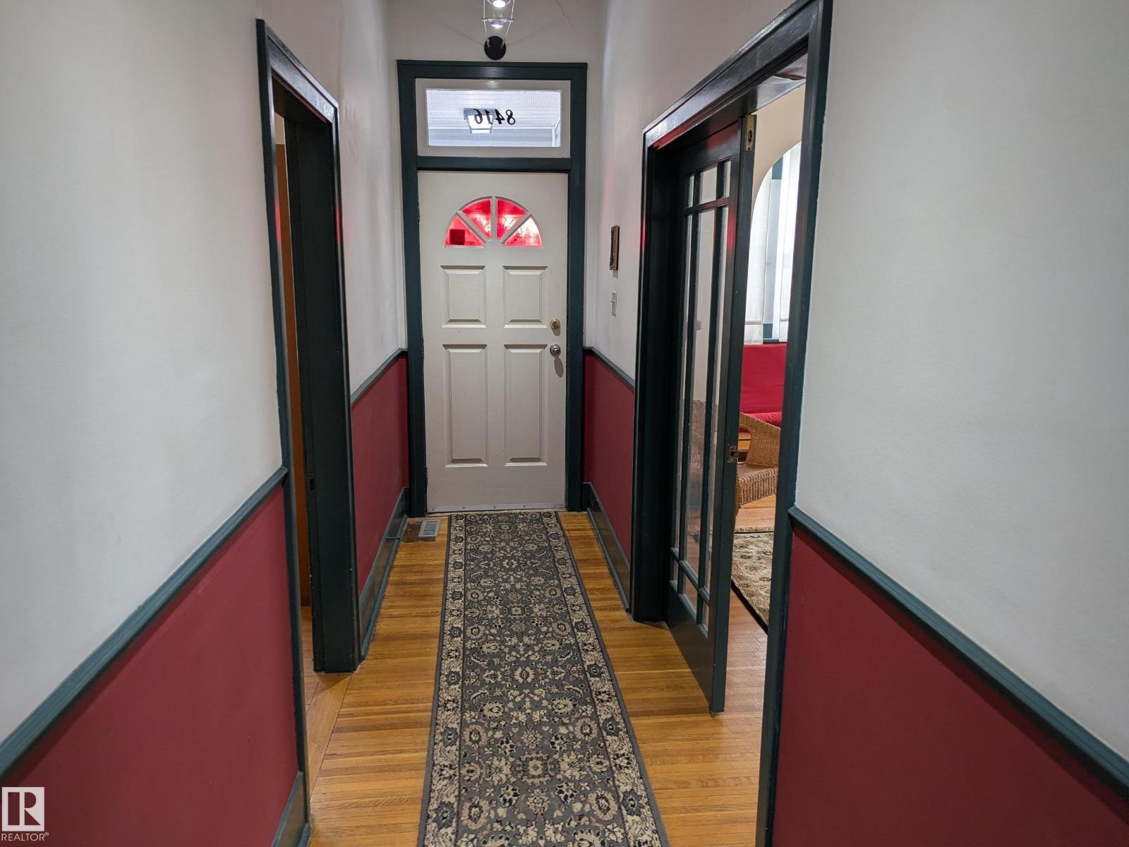 8416 104 ST NW - 9
