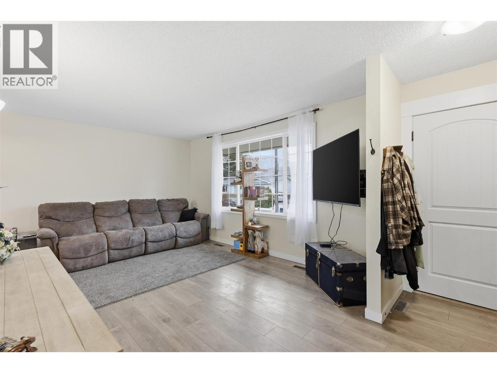 2569 CRESTLINE Place, Kamloops