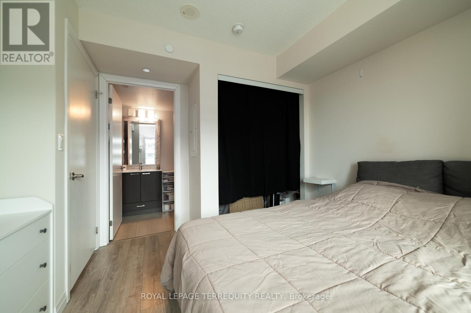 #1107 2152 LAWRENCE AVENUE E - 12