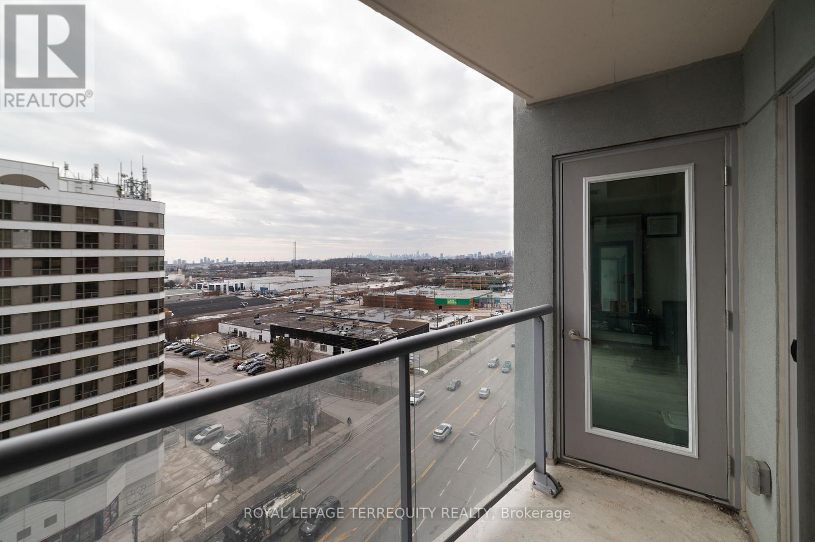 #1107 2152 LAWRENCE AVENUE E - 14