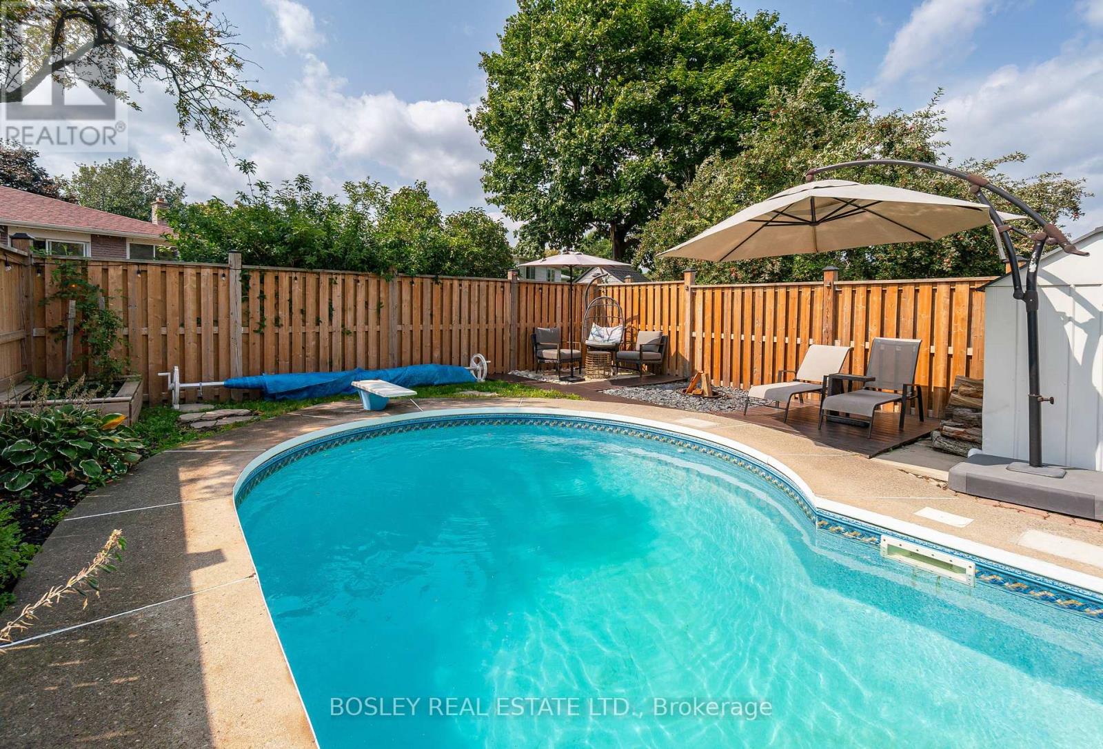 801 EAGLEMOUNT CRESCENT - 1