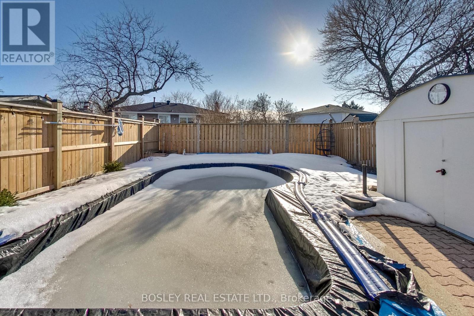 801 EAGLEMOUNT CRESCENT - 37