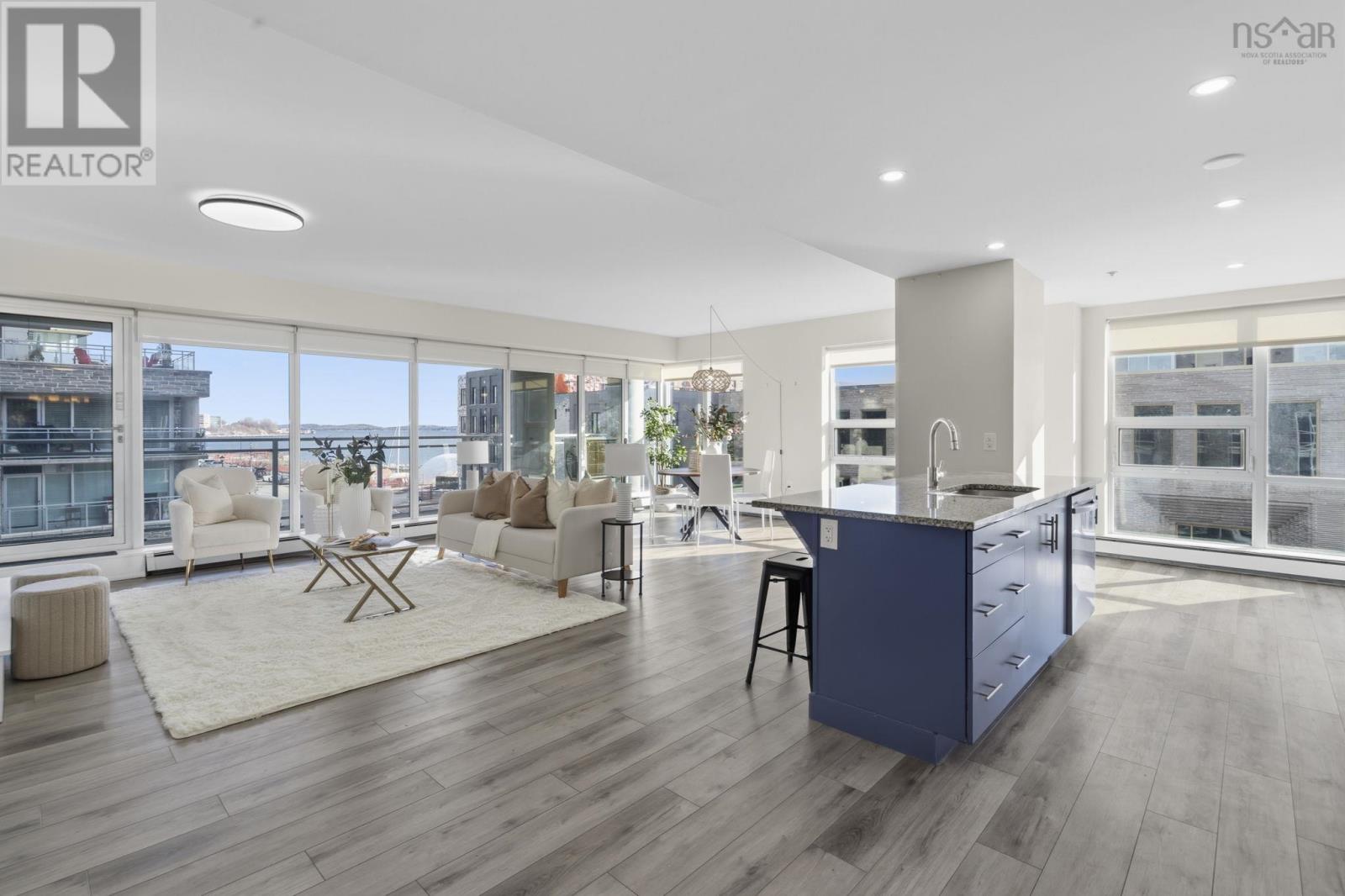 Property 6 of 34 of 305 15 Kings Wharf Place