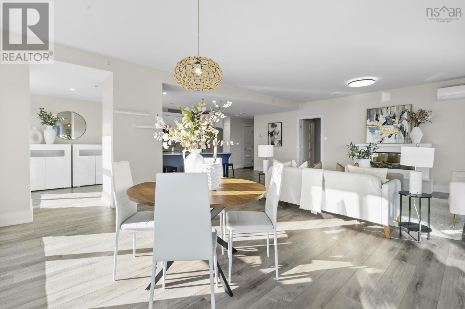 Property 15 of 34 of 305 15 Kings Wharf Place