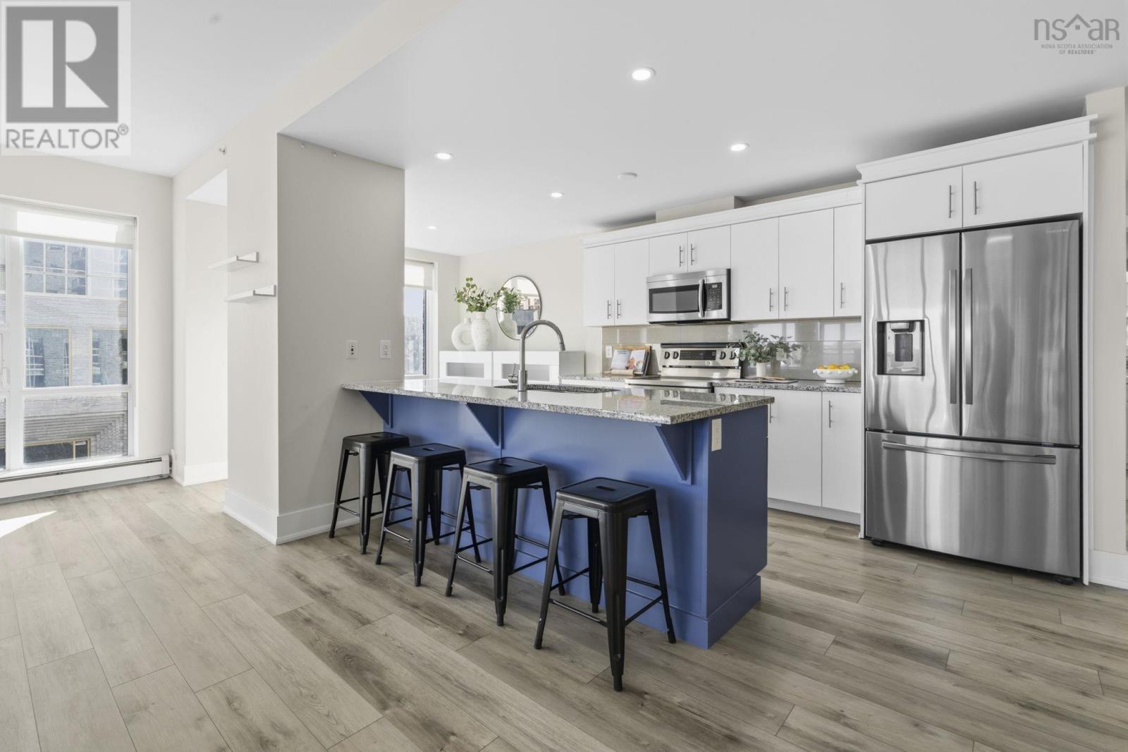 Property 16 of 34 of 305 15 Kings Wharf Place