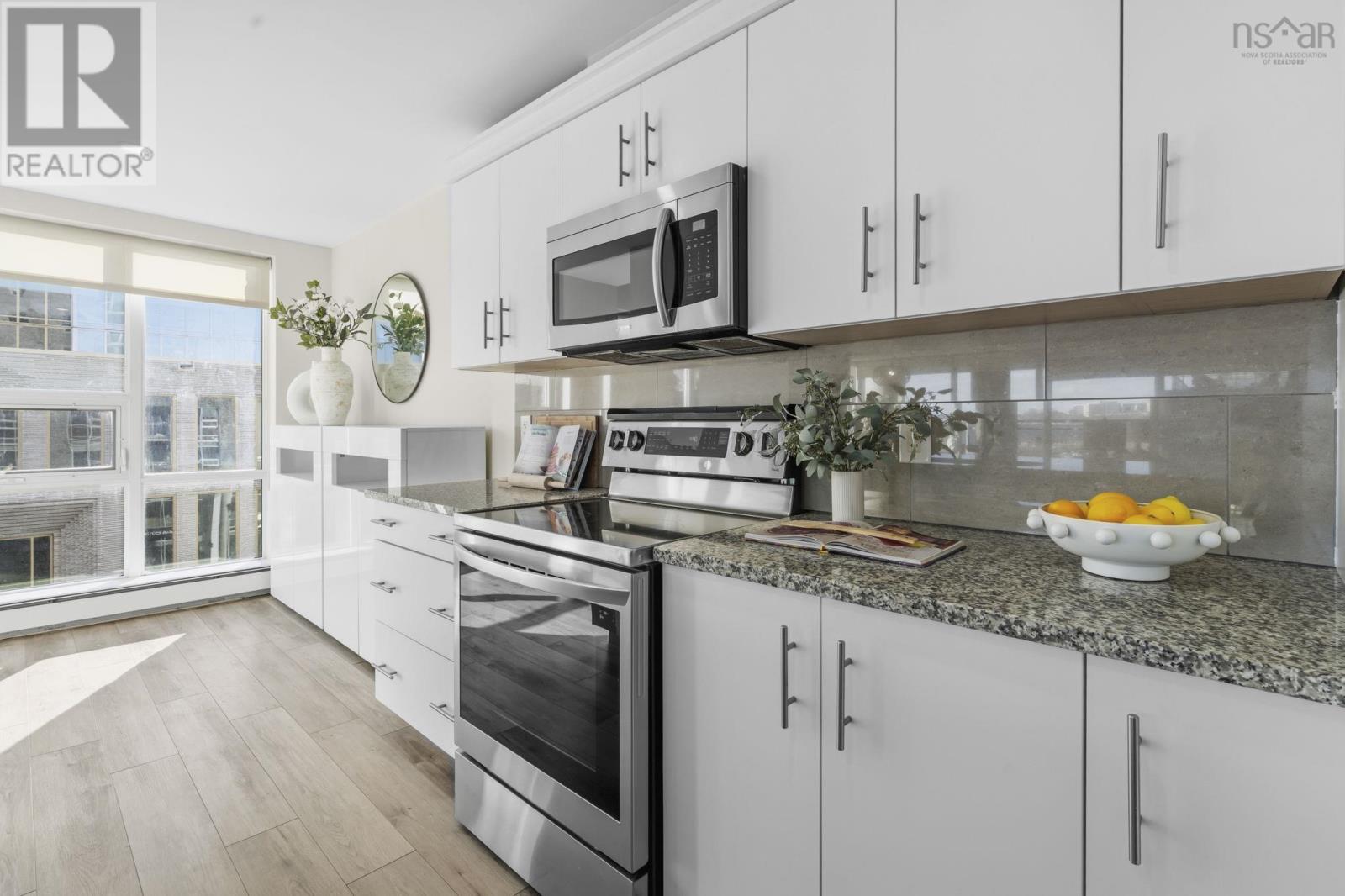 Property 17 of 34 of 305 15 Kings Wharf Place