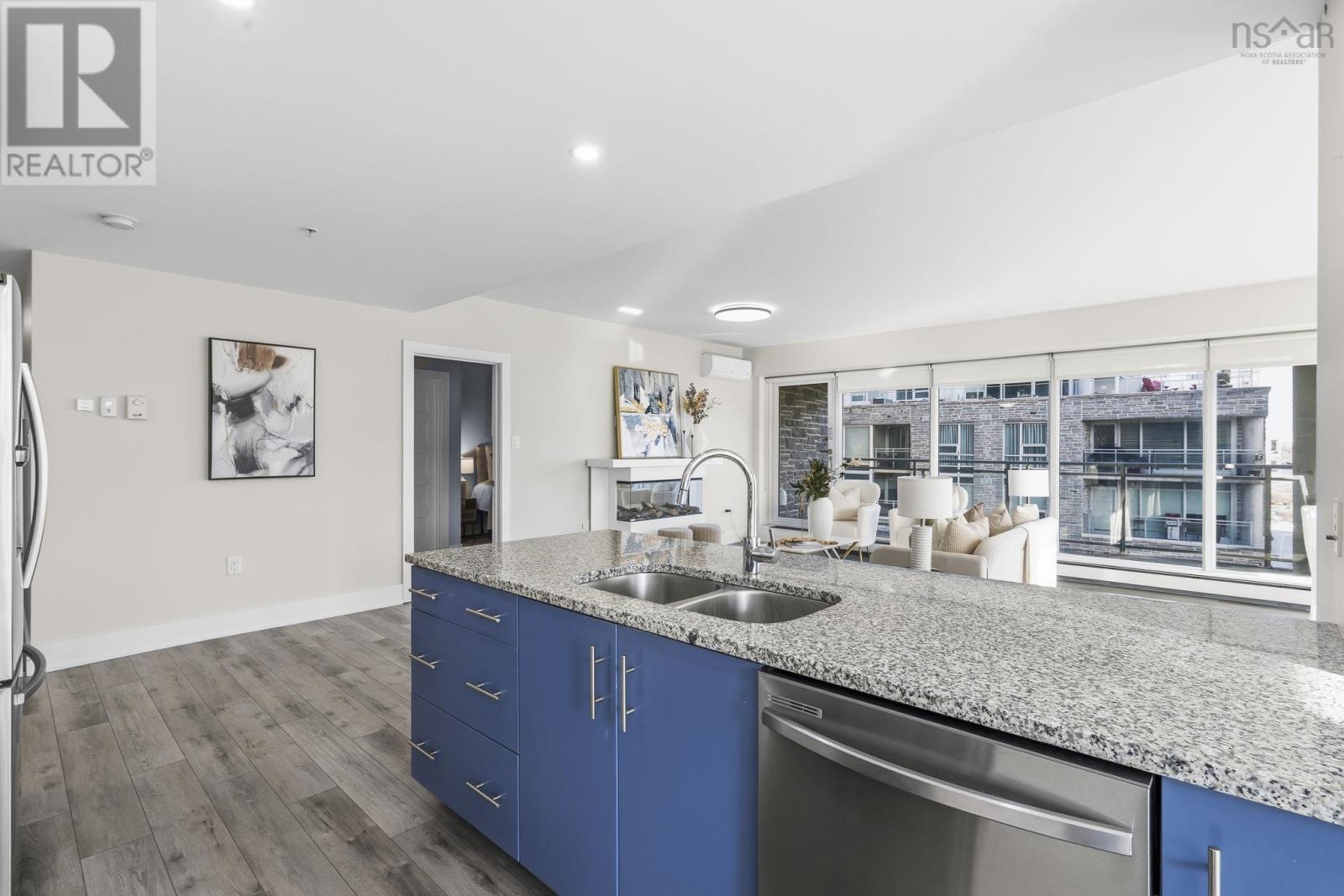 Property 32 of 34 of 305 15 Kings Wharf Place