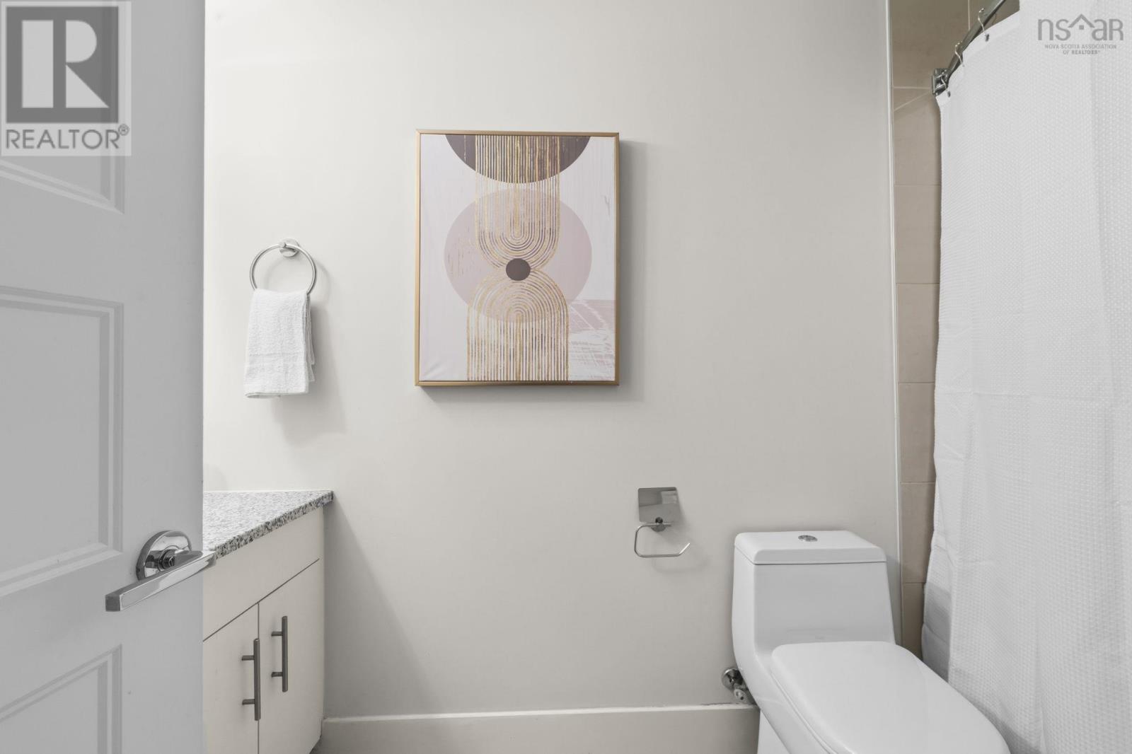 Property 10 of 34 of 305 15 Kings Wharf Place