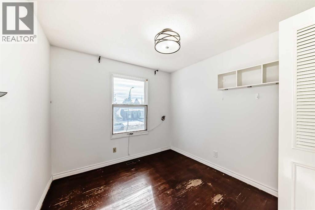 Single Family House 3 Level for Sale in   Avenue NE Huntington Hills Calgary 