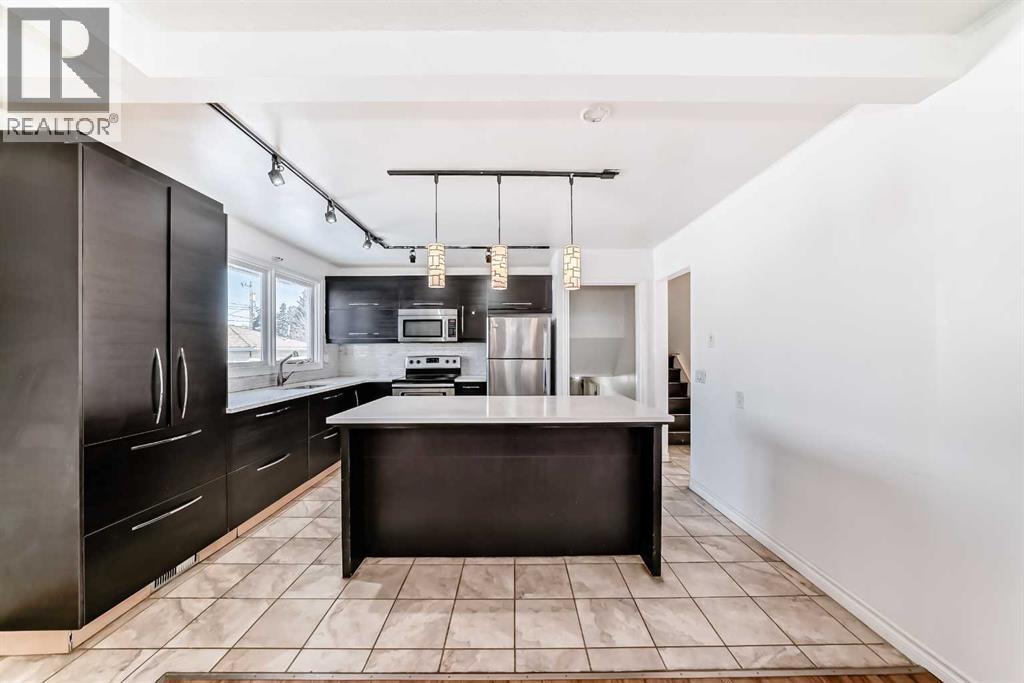 212 78 Avenue NE, Calgary, Alberta