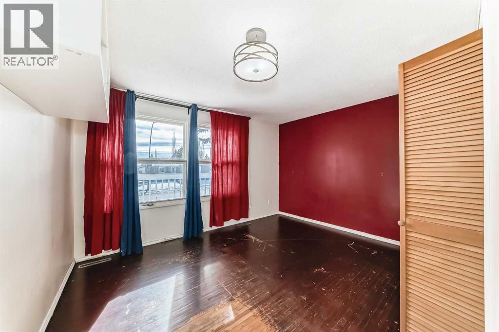 Single Family House 3 Level for Sale in   Avenue NE Huntington Hills Calgary 