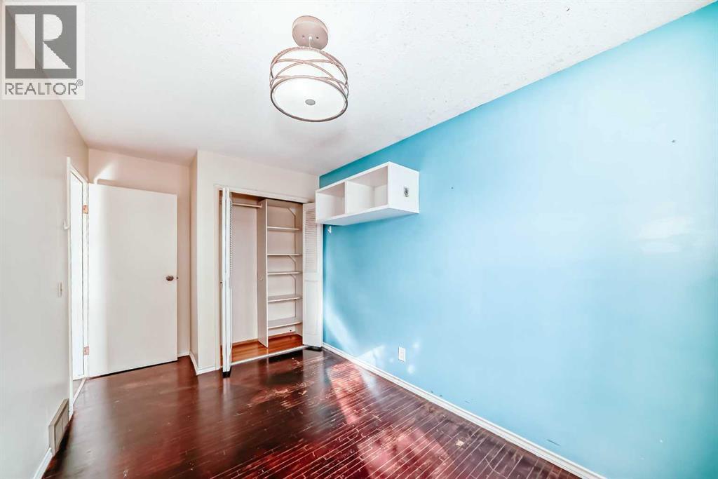 Single Family House 3 Level for Sale in   Avenue NE Huntington Hills Calgary 