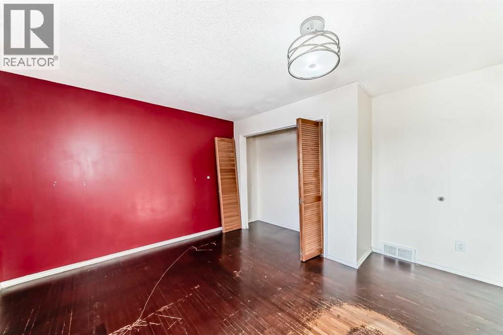 Single Family House 3 Level for Sale in   Avenue NE Huntington Hills Calgary 