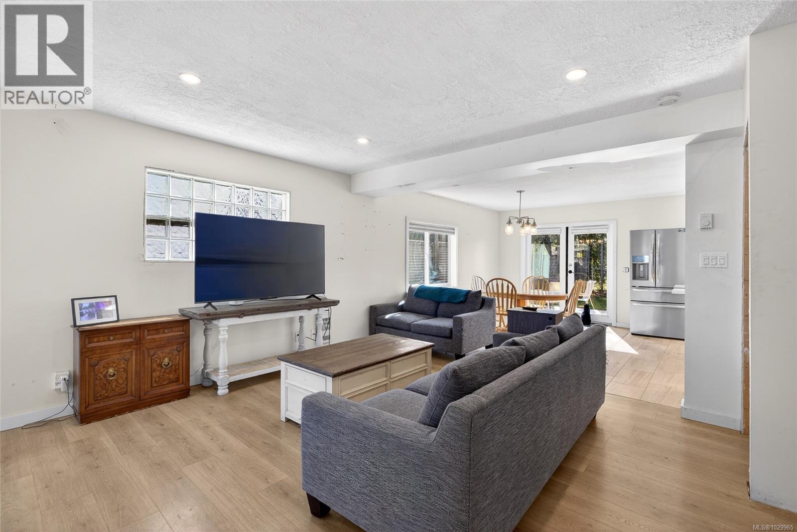 #A 2259 URQUHART AVE - Image 3