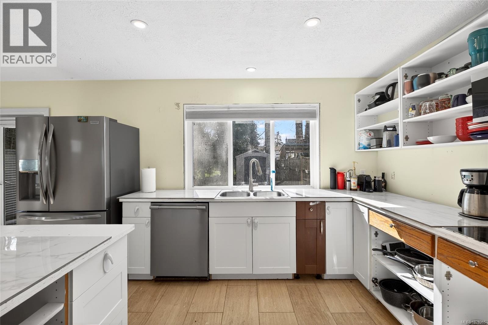 #A 2259 URQUHART AVE - 5